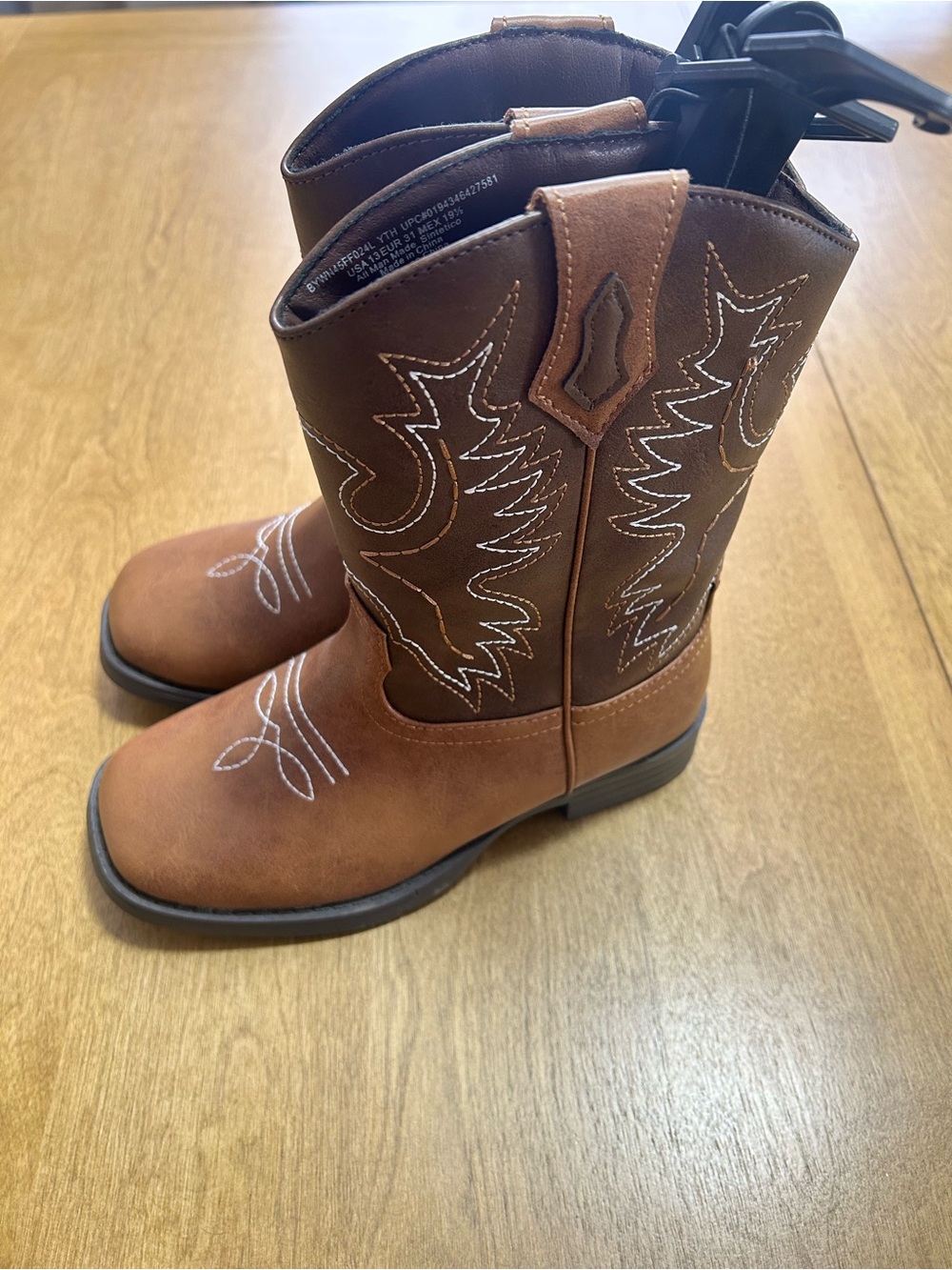 (Kids)Little boy Brown Western Pull-On Cowboy Boots
Size 13 - Picture 3 of 6